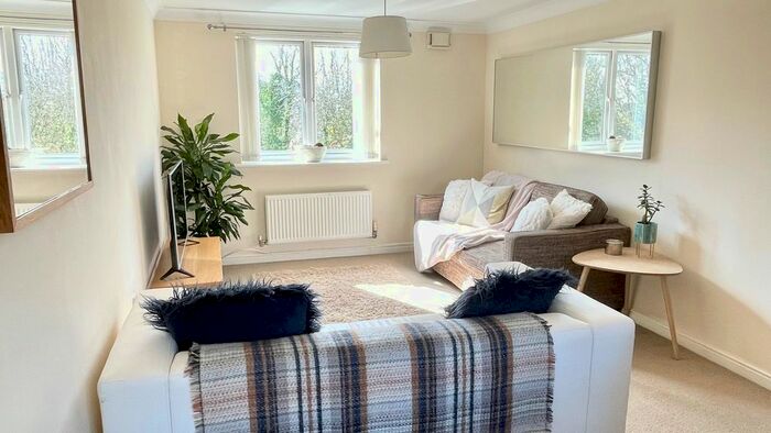 2 Bedroom Flat To Rent In Golden Mile View, Newport, NP20