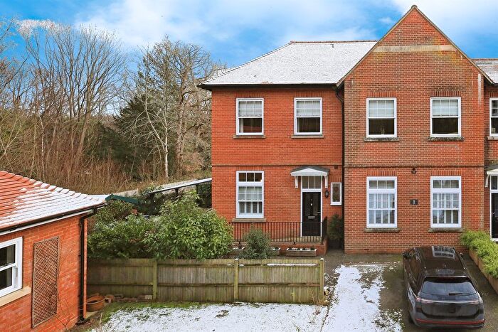 3 Bedroom End Terrace House For Sale In The Drive, Hellingly, Hailsham, BN27