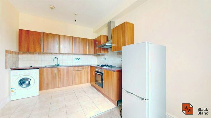 2 Bedroom Apartment To Rent In Enmore Road, London, Greater London, SE25