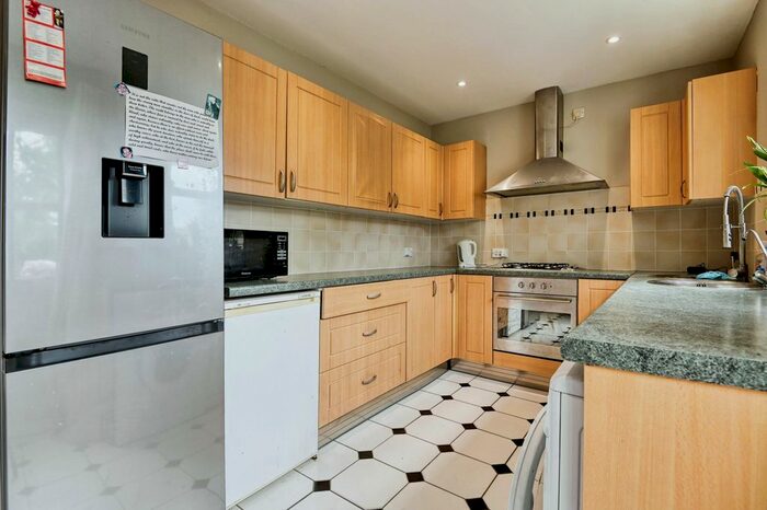 3 Bedroom Terraced House For Sale In Albert Road, Hinckley, Leicestershire, LE10