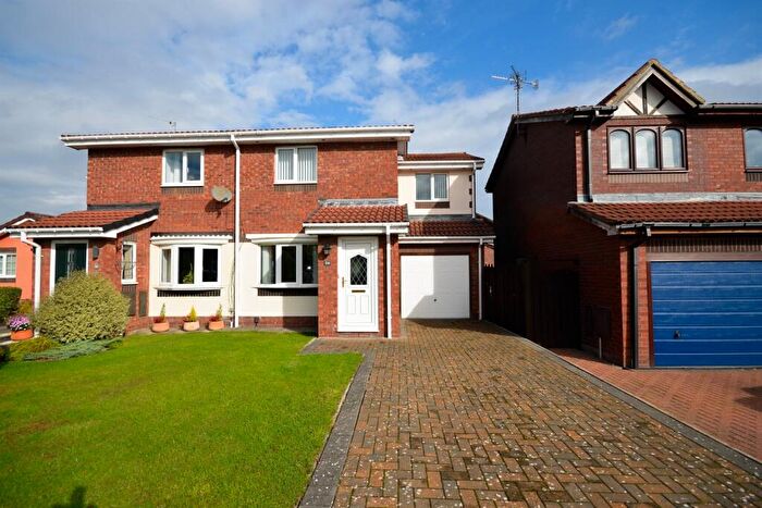 3 Bedroom Semi-Detached House To Rent In North Drive, Hebburn, NE31