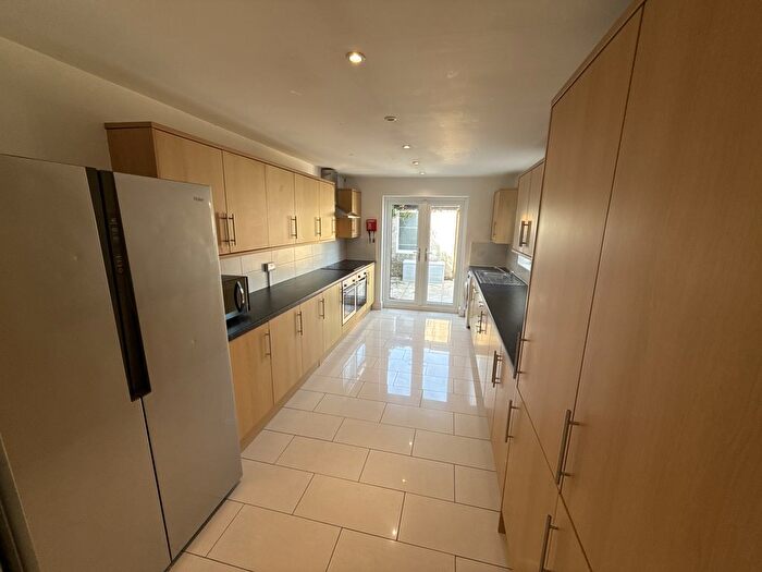 6 Bedroom Terraced House To Rent In Mackintosh Place, Cardiff, CF24