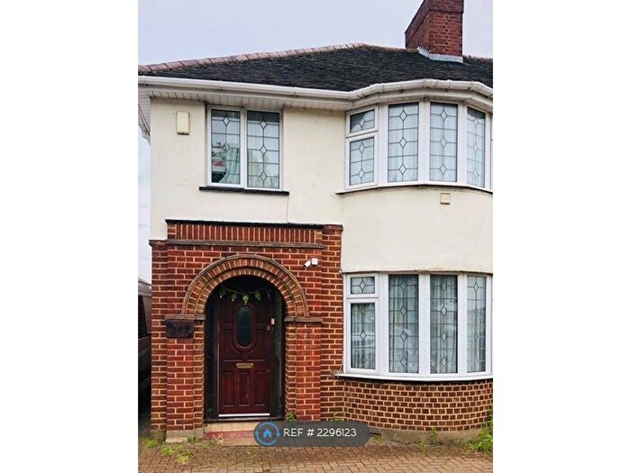 3 Bedroom Semi-Detached House To Rent In Station Road, Hayes, UB3