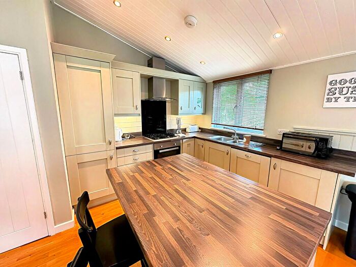 2 Bedroom Lodge To Rent In Golden Cross, Golden Cross Holiday Park Golden Cross, BN27