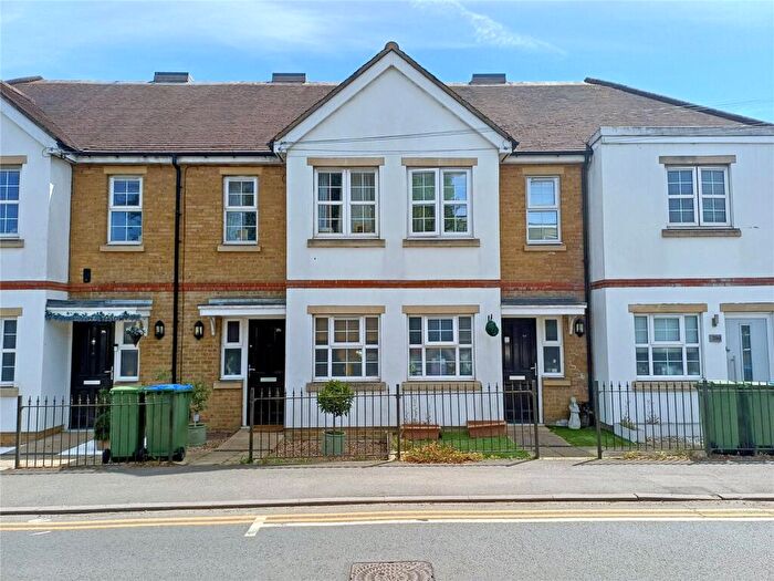 3 Bedroom Terraced House For Sale In Burwood Road, Hersham, KT12