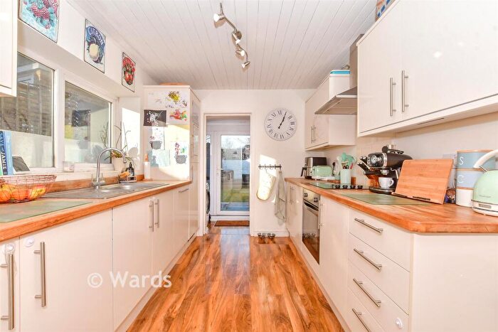 3 Bedroom End Of Terrace House For Sale In Crabble Road, Dover, Kent, CT17