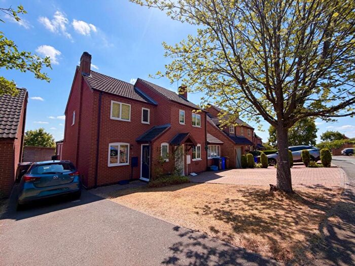 2 Bedroom House To Rent In Derwent Road, Burton-on-Trent, DE15