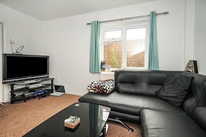 5 Bedroom Terraced House To Rent In Magdalen Road, Student Bedroom, OX4