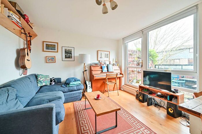 2 Bedroom Flat For Sale In Manaton Close, Peckham, London, SE15