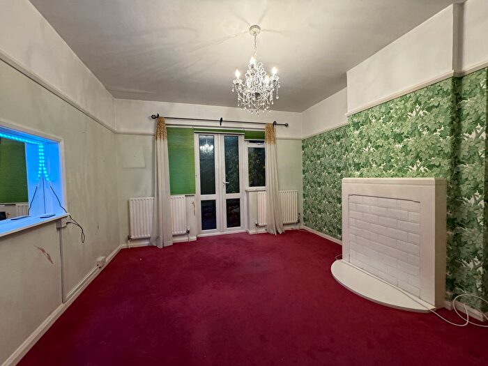 3 Bedroom Semi-detached House To Rent In Gale Street, Dagenham, RM9