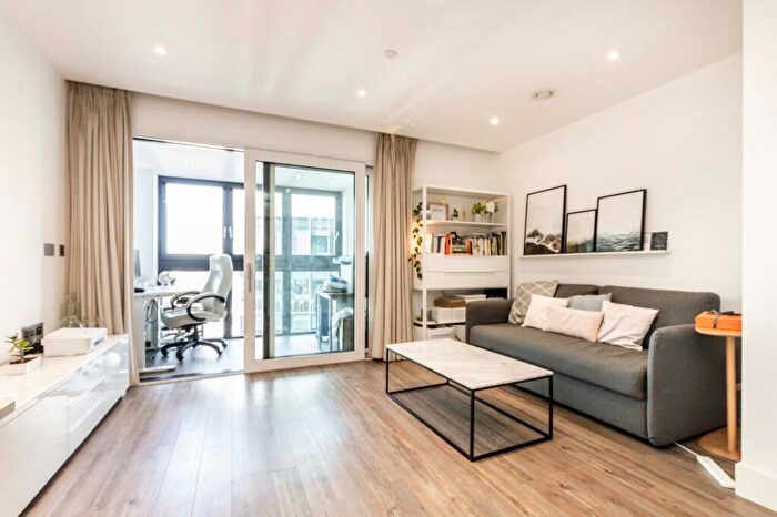 1 Bedroom Flat To Rent In Wiverton Tower, Aldgate Place, New Drum Street, Aldgate, London, E1