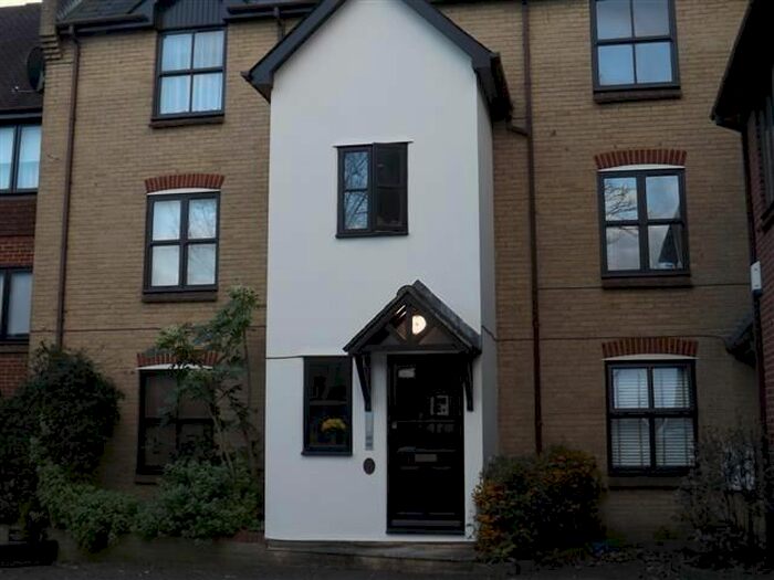 1 Bedroom Flat To Rent In Bishops Walk, Rochester ME1