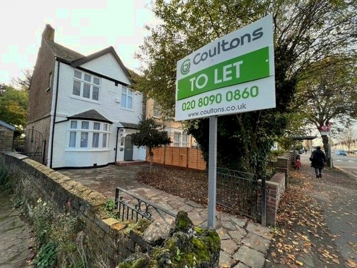 4 Bedroom Semi-Detached House To Rent In Hall Lane, London, E4