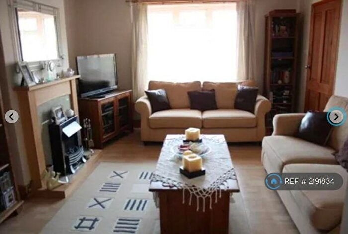 3 Bedroom Terraced House To Rent In Brickmakers Lane, Hemel Hempstead, HP3