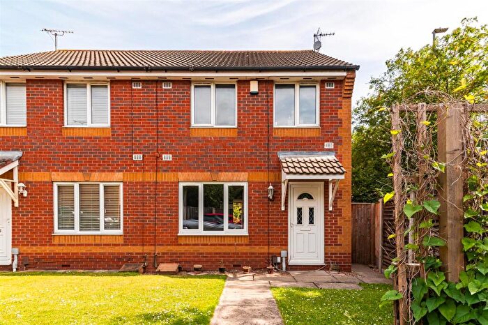 3 Bedroom Semi-Detached House For Sale In Nether Pasture, Netherfield, Nottingham, NG4