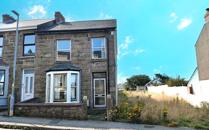 3 Bedroom End Of Terrace House For Sale In Amp; Raymond Road, Redruth, Cornwall, TR15