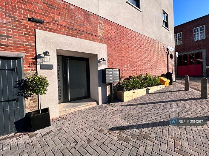 2 Bedroom Flat To Rent In Isabella House, East Grinstead, RH19