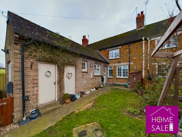 2 Bedroom Cottage For Sale In Warkton, NN16
