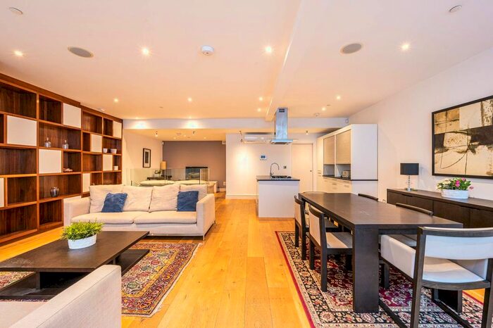 3 Bedroom Property To Rent In Atherstone Mews, South Kensington, London, SW7