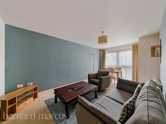 2 Bedroom Apartment To Rent In Cline Road, Bounds Green, London, N11