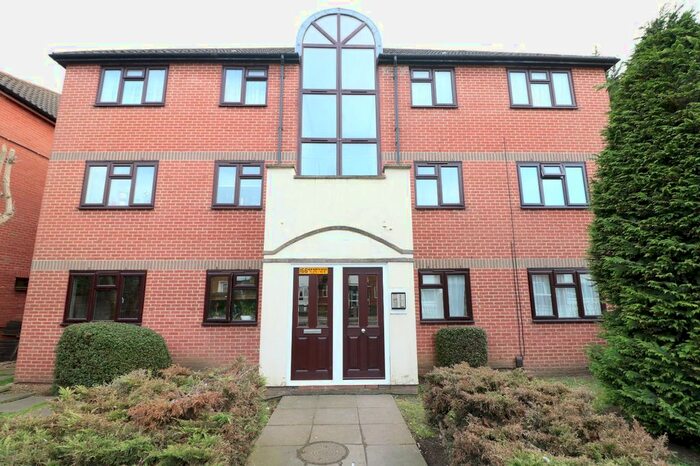 2 Bedroom Flat To Rent In New North Road, Ilford, IG6