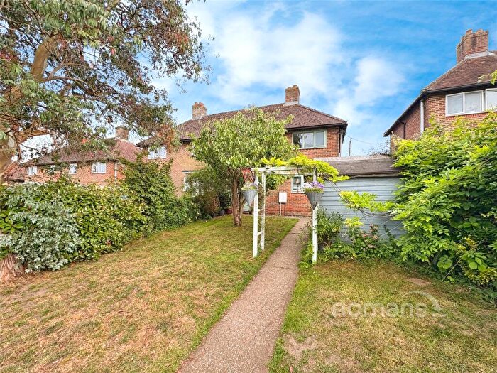 3 Bedroom Semi-Detached House For Sale In Wyke Avenue, Ash, Aldershot, GU12