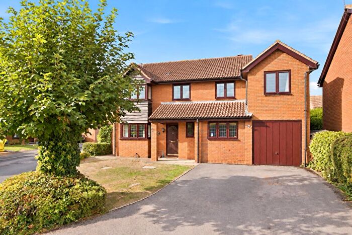 5 Bedroom Detached House For Sale In Holborn Close, St. Albans, Hertfordshire, AL4