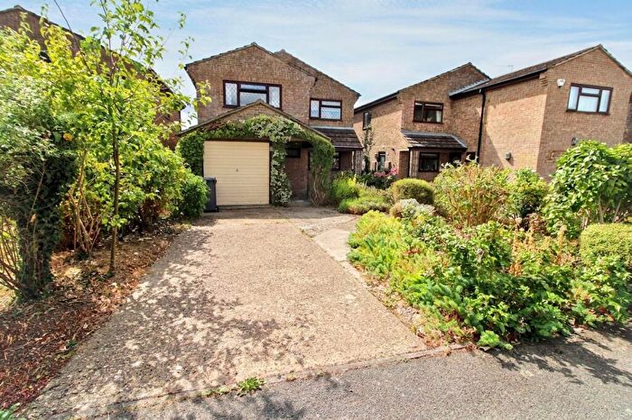4 Bedroom Detached House For Sale In Oakengrove Road, Hazlemere, HP15