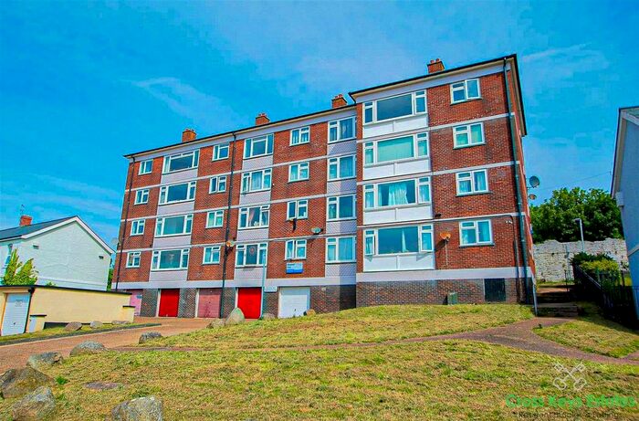 2 Bedroom Flat To Rent In Stonehouse, Plymouth PL1