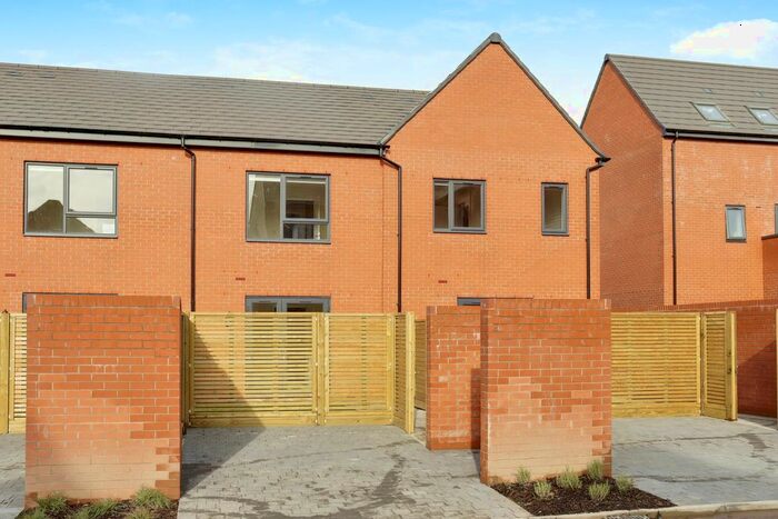 2 Bedroom Town House To Rent In Pingle Wharf Approach, Leicester, LE3