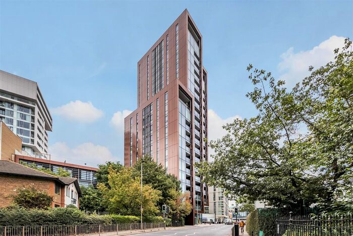 2 Bedroom Flat To Rent In Buckhold Road, London, SW18