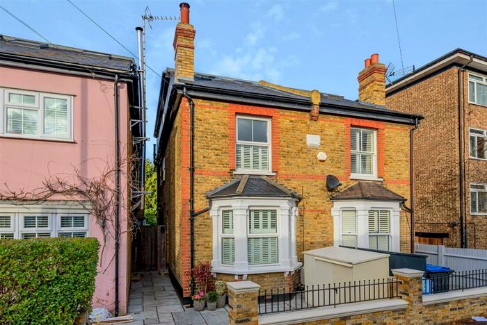 4 Bedroom Semi-Detached House To Rent In Canbury Park Road, Kingston Upon Thames, KT2