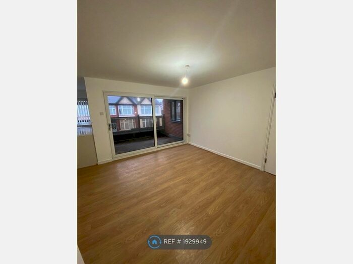 2 Bedroom Flat To Rent In Oxford Road, Liverpool, L22