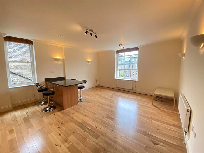 2 Bedroom Flat To Rent In Brondesbury Road, Queens Park, NW6