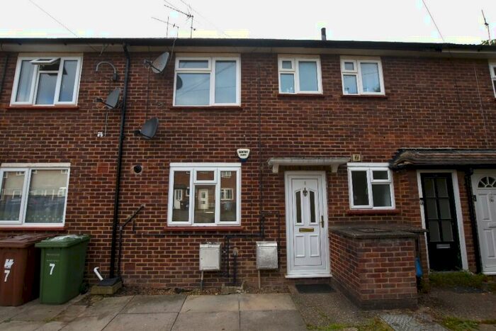 1 Bedroom Flat To Rent In Ritz Court, Potters Bar, Hertfordshire, EN6