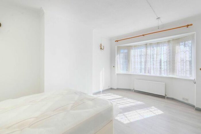 3 Bedroom Maisonette To Rent In Edenvale Road, Tooting, Mitcham, CR4