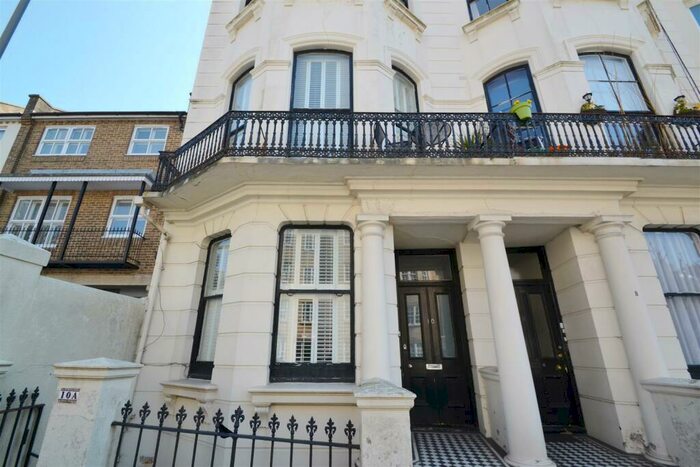 3 Bedroom Maisonette To Rent In Chichester Place, Brighton, BN2