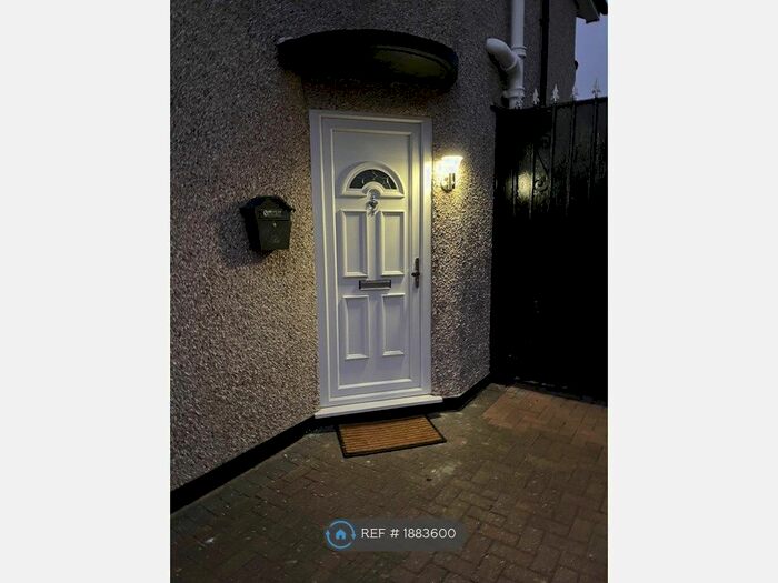 2 Bedroom Semi-Detached House To Rent In Kingston Avenue, Feltham, TW14