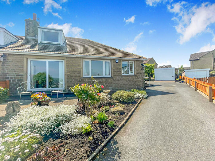 3 Bedroom Semi-Detached Bungalow For Sale In Gramfield Road, Crosland Moor, Huddersfield, HD4