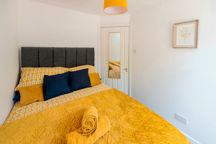 2 Bedroom Flat To Rent In Coronation Rd, Bristol, BS3