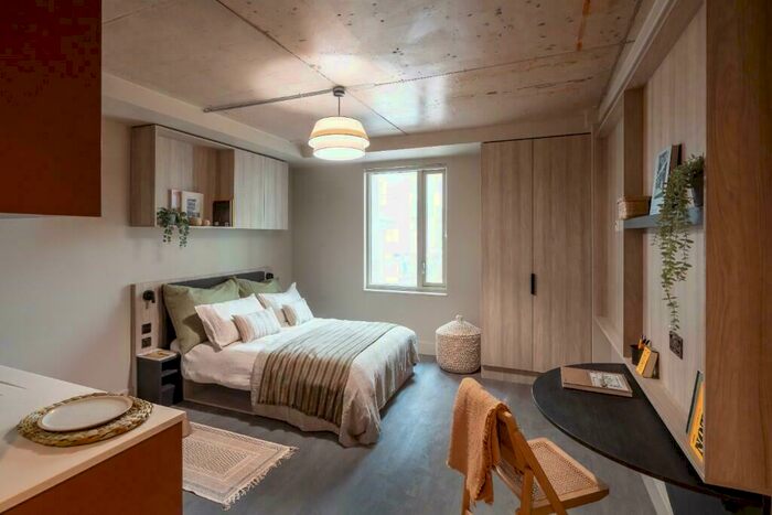 Studio To Rent In Chatfield Road, London, SW11