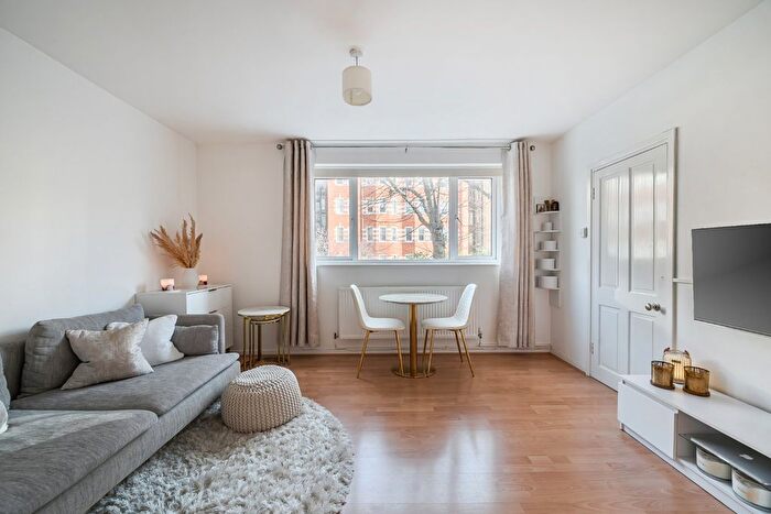 Studio For Sale In Newcourt Street, St Johns Wood, London, NW8