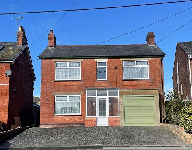 3 Bedroom House To Rent In Restrop Road, Purton, Swindon, SN5