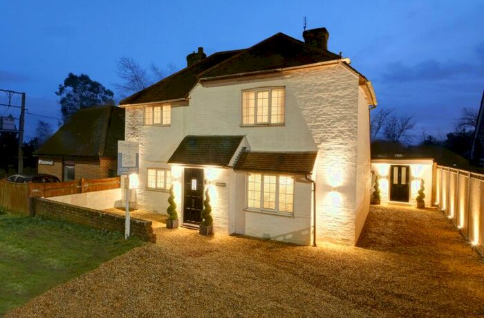 4 Bedroom Detached House For Sale In Lower Dicker, BN27