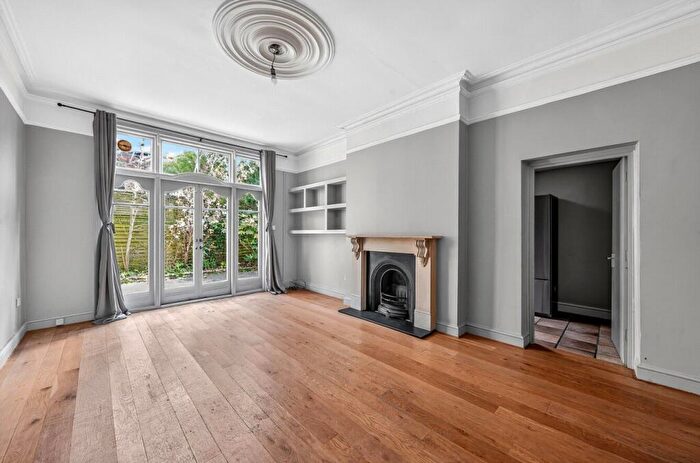 2 Bedroom Apartment To Rent In Glenmore Road, Belsize Park, NW3