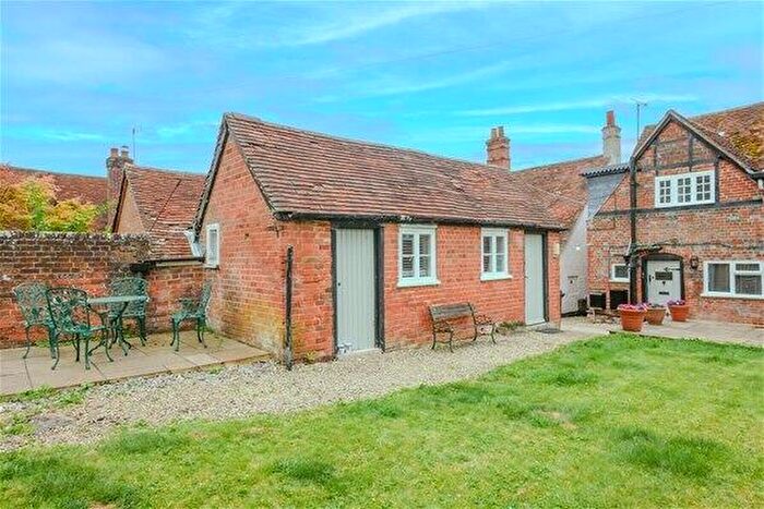 3 Bedroom House To Rent In High Street, Streatley, Reading, Berkshire, RG8