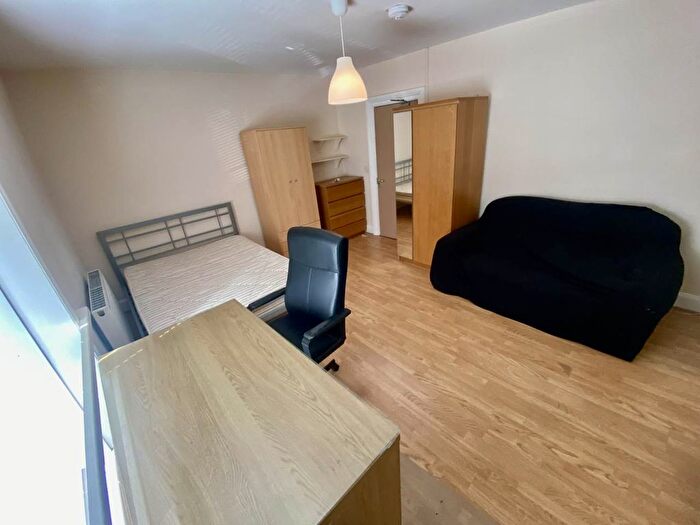 4 Bedroom Property To Rent In Argyle Street, Sandfields, City Centre, Swansea, SA1