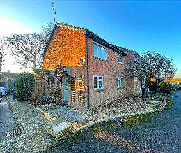 1 Bedroom End Of Terrace House To Rent In Ashbury Crescent, Guildford, Surrey, GU4