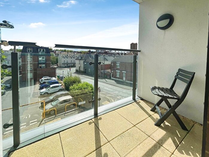 1 Bedroom Flat For Sale In Empress Heights, College Street, Southampton, SO14