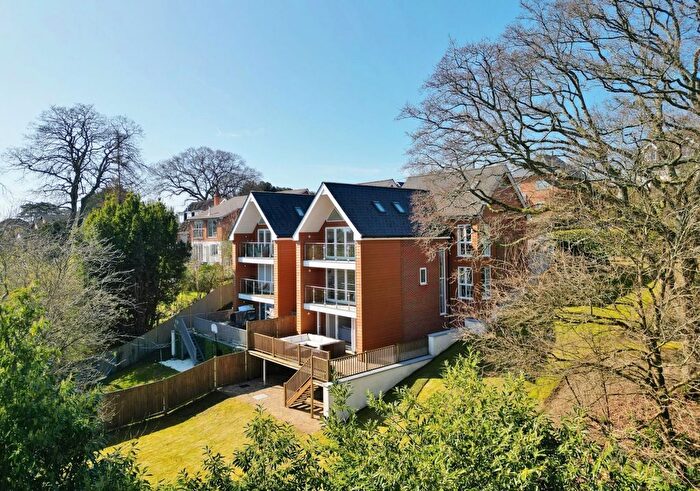 4 Bedroom Detached House For Sale In Bursledon Road, Hedge End, SO30